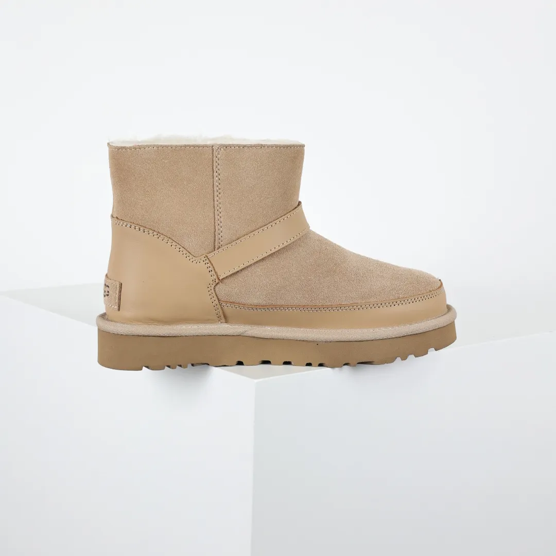 Copywriting price 💰600 The core recommendation is good price. The platform’s foreign trade is exclusively for UGG Classic women’s snow boots 1174512. Produced by the ten-year-old brand shoemaking factory production line. Pay attention to every detail. Longfeng A-grade genuine sheep fur is integrated. It is built in full compliance with the ZP process. Size: 35 36 37 38 39 40